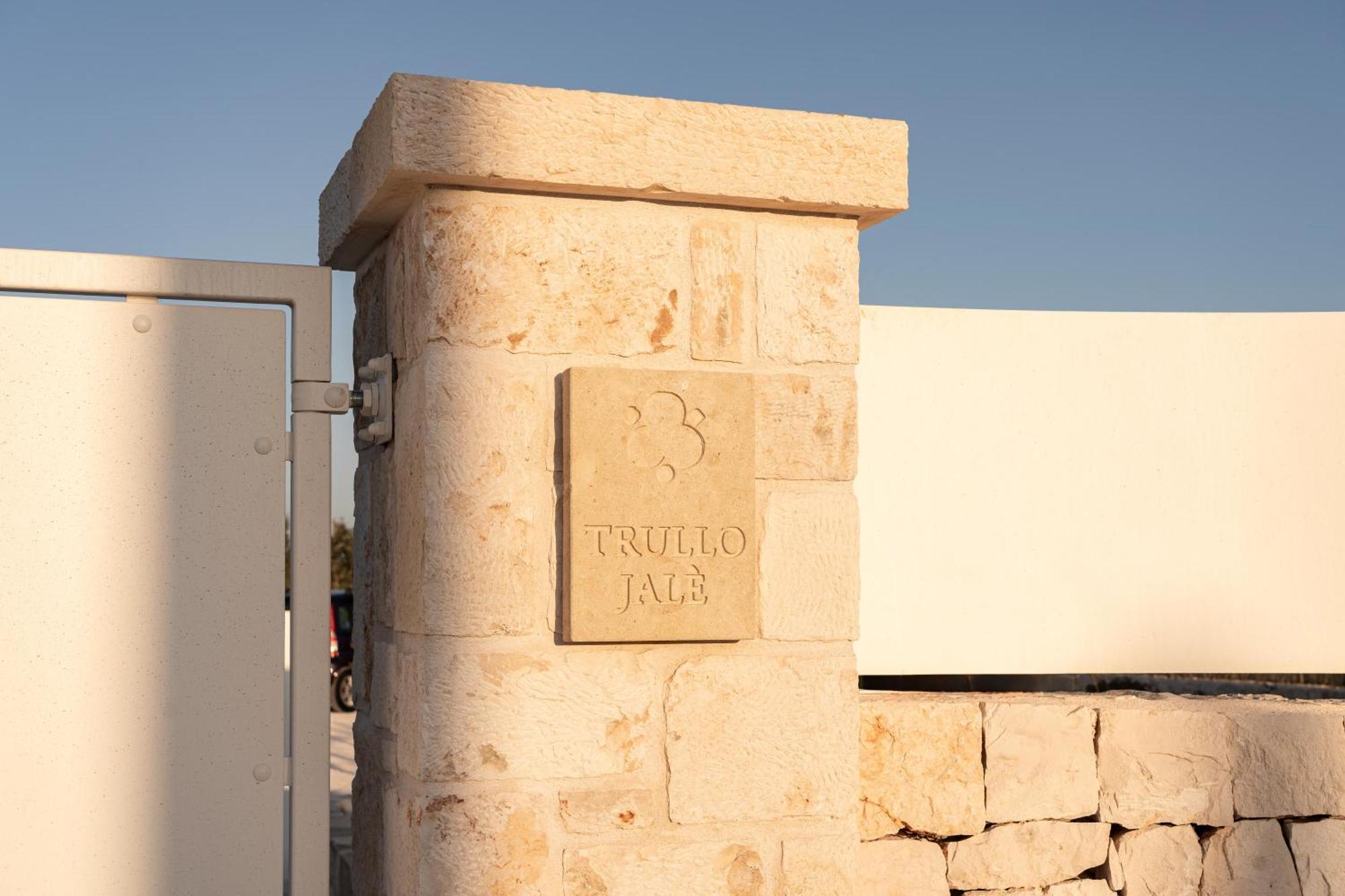 Trullo Jale - Boutique Apartments Ostuni Kültér fotó